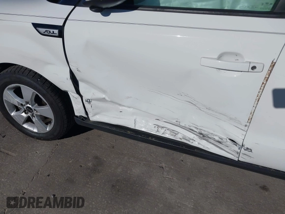 2018 Kia Soul with VIN KNDJN2A28J7907654, listed as a IAAI auction lot 41821737 with 90,586 mi miles and . Bid and sale history available at DreamBid. Image 6.