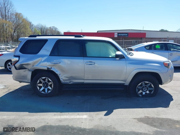 2022 Toyota 4Runner TRD Off Road with VIN JTEPU5JR4N6023357, listed as a IAAI auction lot 41852939 with 46,403 mi miles. Bid and sale history available at carsss.com. Image 12.