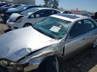 2001 Lexus ES with VIN JT8BF28G615110087, listed as a IAAI auction lot 41853786 with 152,048 mi miles. Bid and sale history available at carsss.com. Image 6.