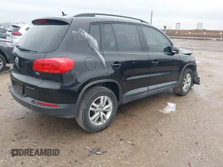 2016 Volkswagen Tiguan S z VIN WVGAV7AX5GW577538, wystawiony jako IAAI lot #41554415 z przebiegiem 94 233 mil mil oraz . Historia ofert i sprzedaży dostępna na DreamBid. Obrazek 4.