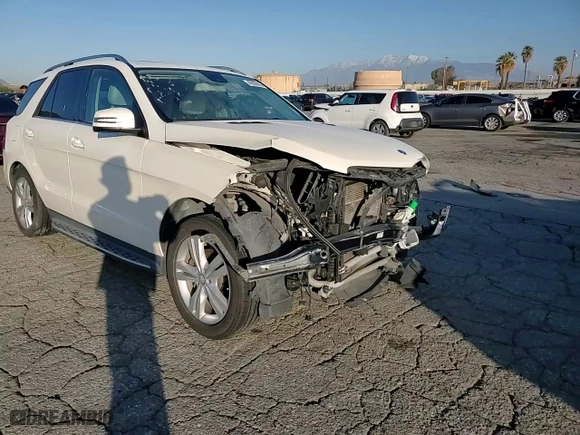 2014 Mercedes-Benz M-Class ML 350 with VIN 4JGDA5JB1EA370737, listed as a Copart auction lot 49500565 with 111,761 mi miles and Salvage Title. Bid and sale history available at carsss.com. Image 12.