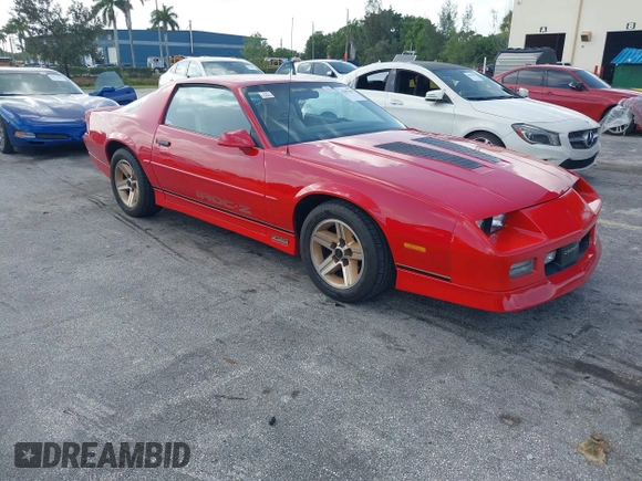 1986 Chevrolet Camaro Z28 Sport z VIN 1G1FP87F3GL117622, wystawiony jako IAAI lot #42837661 z przebiegiem 71 765 mil mil oraz . Historia ofert i sprzedaży dostępna na DreamBid. Obrazek 1.