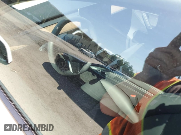 2024 Tesla Model Y Long Range с VIN 7SAYGDEE2RA257279, выставлен на аукционе Copart как лот 61248255 с пробегом Не указан миль и Списание • Salvage title. История ставок и продаж доступна на DreamBid. Изображение 8.
