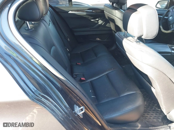 2013 BMW 5 Series 528i xDrive with VIN WBAXH5C58DD109555, listed as a IAAI auction lot 41331845 with 168,391 mi miles. Bid and sale history available at carsss.com. Image 8.