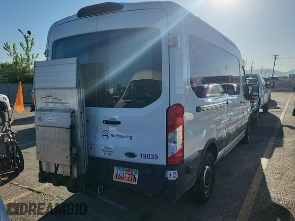 2019 Ford Transit z VIN 1FTYR2CG7KKA96911, wystawiony jako IAAI lot #42566551 z przebiegiem 207 807 mil mil oraz . Historia ofert i sprzedaży dostępna na DreamBid. Obrazek 13.