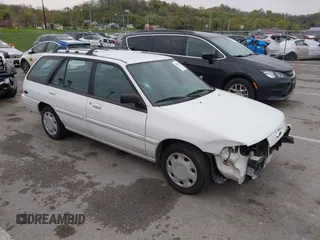 1994 Ford Escort z VIN 1FARP15J9RW134239, wystawiony jako IAAI lot #42056543 z przebiegiem 120 843 mil mil oraz . Historia ofert i sprzedaży dostępna na DreamBid. Obrazek 1.