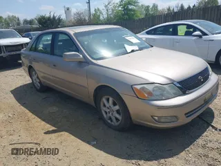 2002 Toyota Avalon XL with VIN 4T1BF28BX2U266853, listed as a IAAI auction lot 42091935 with 176,192 mi miles. Bid and sale history available at carsss.com. Image 1.