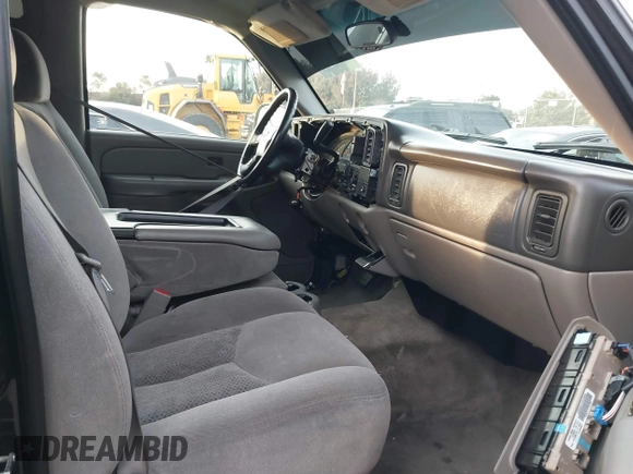 2006 Chevrolet Tahoe LS with VIN 1GNEC13V46R105064, listed as a IAAI auction lot 41398267 with 205,168 mi miles. Bid and sale history available at carsss.com. Image 5.