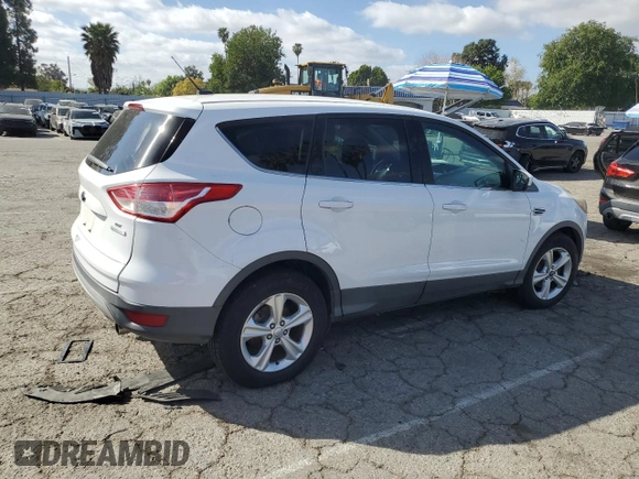 2013 Ford Escape SE z VIN 1FMCU0GX7DUC48180, wystawiony jako Copart lot #47771965 z przebiegiem Nie podano mil oraz Czysty tytuł • Clean title. Historia ofert i sprzedaży dostępna na DreamBid. Obrazek 3.