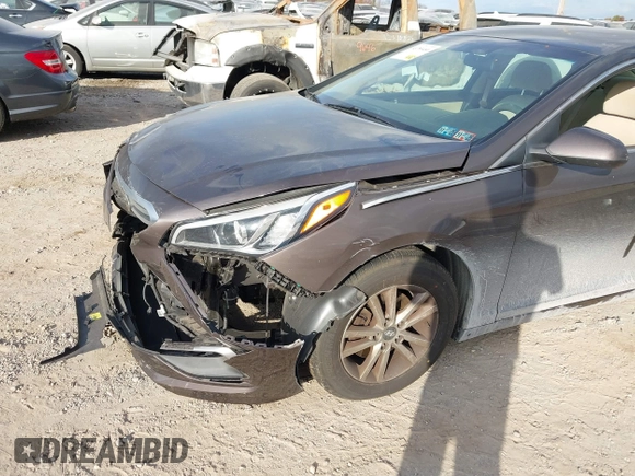 2015 Hyundai Sonata SE with VIN 5NPE24AF0FH040682, listed as a IAAI auction lot 40789480 with 144,741 mi miles and . Bid and sale history available at DreamBid. Image 6.