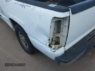 2000 GMC New Sierra 1500 SLE with VIN 1GTEC19V8YZ280016, listed as a IAAI auction lot 42190413 with Not Provided miles. Bid and sale history available at carsss.com. Image 6.