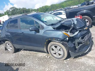 2021 Chevrolet Trax LT with VIN KL7CJLSB7MB325696, listed as a IAAI auction lot 42244114 with Not provided miles and . Bid and sale history available at DreamBid. Image 13.