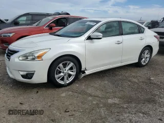 2015 Nissan Altima SV z VIN 1N4AL3AP4FC131082, wystawiony jako Copart lot #75761194 z przebiegiem 139 704 mil mil oraz Nie do naprawy • Non repairable. Historia ofert i sprzedaży dostępna na DreamBid. Obrazek 1.