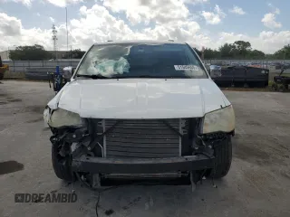 2014 Chrysler Town & Country Touring-L with VIN 2C4RC1CG1ER171074, listed as a Copart auction lot 51545655 with 82,040 mi miles and Salvage Title. Bid and sale history available at carsss.com. Image 5.