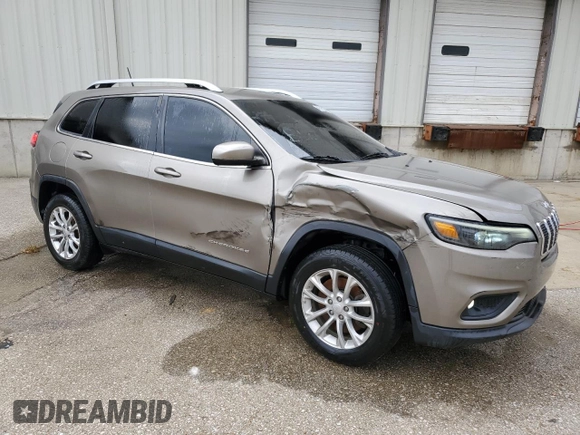 2019 Jeep Cherokee Latitude with VIN 1C4PJLCB7KD340364, listed as a Copart auction lot 53563165 with 103,175 mi miles and Clean title. Bid and sale history available at DreamBid. Image 4.