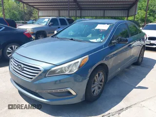 2015 Hyundai Sonata SE z VIN 5NPE24AF2FH243041, wystawiony jako IAAI lot #41978209 z przebiegiem 132 606 mil mil oraz . Historia ofert i sprzedaży dostępna na DreamBid. Obrazek 2.