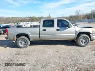 2003 GMC Sierra 1500HD SLE z VIN 1GTGK13U43F230834, wystawiony jako IAAI lot #41281221 z przebiegiem 213 362 mil mil oraz . Historia ofert i sprzedaży dostępna na DreamBid. Obrazek 14.