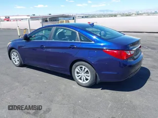 2013 Hyundai Sonata GLS z VIN 5NPEB4AC7DH566018, wystawiony jako IAAI lot #42249681 z przebiegiem 100 998 mil mil oraz . Historia ofert i sprzedaży dostępna na DreamBid. Obrazek 3.