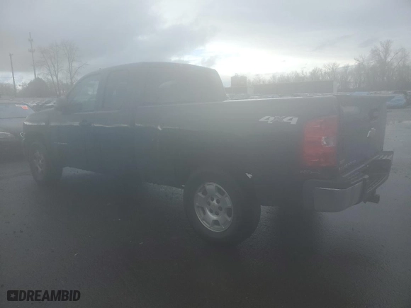 2010 Chevrolet Silverado 1500 LT with VIN 1GCSKSE31AZ128570, listed as a Copart auction lot 50063485 with 200,814 mi miles and Salvage Title. Bid and sale history available at carsss.com. Image 2.