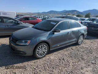 2013 Volkswagen Jetta TDI w/Premium с VIN 3VWLL7AJ5DM256459, выставлен на аукционе Copart как лот 59716405 с пробегом 162 464 миль миль и Списание • Salvage title. История ставок и продаж доступна на DreamBid. Изображение 1.