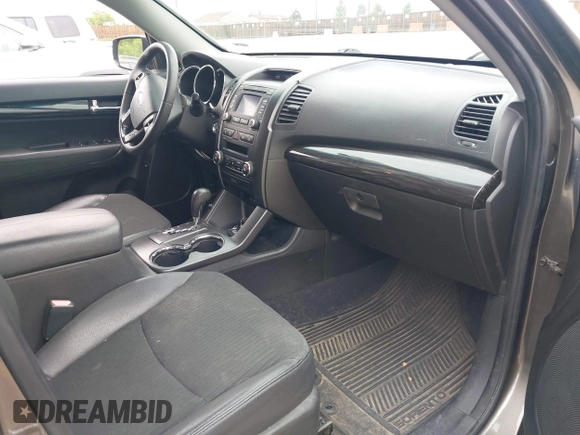 2012 Kia Sorento EX with VIN 5XYKUCA6XCG294104, listed as a IAAI auction lot 42413363 with 57,527 mi miles and . Bid and sale history available at DreamBid. Image 5.