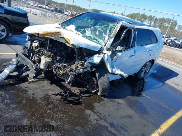 2014 Kia Sorento SX with VIN 5XYKWDA70EG443390, listed as a IAAI auction lot 41340922 with 105,570 mi miles. Bid and sale history available at carsss.com. Image 2.