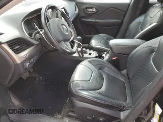 2014 Jeep Cherokee Limited z VIN 1C4PJMDS1EW133918, wystawiony jako Copart lot #55313535 z przebiegiem 141 988 mil mil oraz Szkoda całkowita • Salvage title. Historia ofert i sprzedaży dostępna na DreamBid. Obrazek 7.