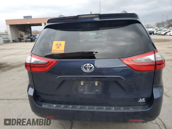 2020 Toyota Sienna LE z VIN 5TDJZ3DC2LS246596, wystawiony jako Copart lot #82495544 z przebiegiem Nie podano mil oraz Szkoda całkowita • Salvage title. Historia ofert i sprzedaży dostępna na DreamBid. Obrazek 6.
