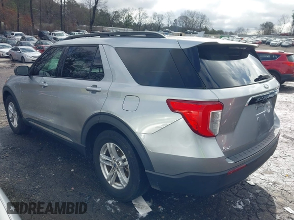 2020 Ford Explorer XLT with VIN 1FMSK7DHXLGB18222, listed as a IAAI auction lot 41541109 with 100,649 mi miles. Bid and sale history available at carsss.com. Image 3.