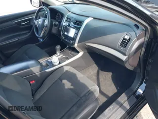 2015 Nissan Altima SV z VIN 1N4AL3AP8FC256750, wystawiony jako IAAI lot #41715571 z przebiegiem 166 280 mil mil oraz . Historia ofert i sprzedaży dostępna na DreamBid. Obrazek 5.