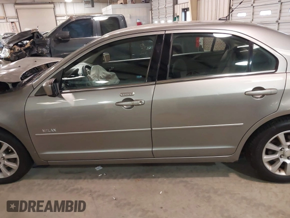 2008 Mercury Milan z VIN 3MEHM01108R641433, wystawiony jako IAAI lot #41504196 z przebiegiem 223 422 mil mil oraz . Historia ofert i sprzedaży dostępna na DreamBid. Obrazek 14.
