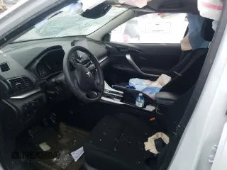 2024 Mitsubishi Eclipse Cross ES z VIN JA4ATUAA2RZ619549, wystawiony jako Copart lot #53092655 z przebiegiem 24 199 mil mil oraz Szkoda całkowita • Salvage title. Historia ofert i sprzedaży dostępna na DreamBid. Obrazek 7.
