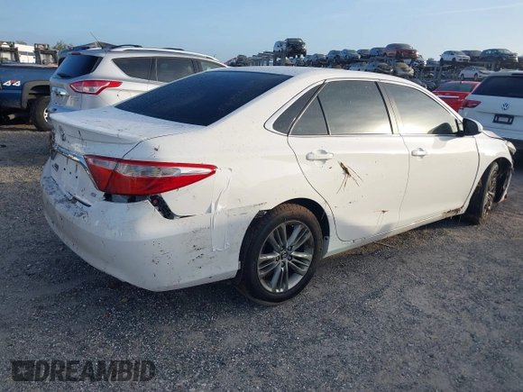 2017 Toyota Camry XLE with VIN 4T1BF1FK1HU722048, listed as a IAAI auction lot 41958761 with 999,999 mi miles. Bid and sale history available at carsss.com. Image 4.