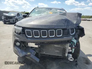 2022 Jeep Compass Latitude with VIN 3C4NJCBB2NT138975, listed as a Copart auction lot 51067865 with Not Provided miles and Salvage Title. Bid and sale history available at carsss.com. Image 5.