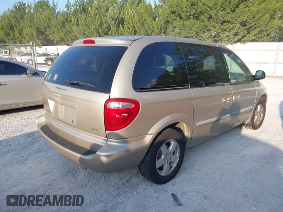 2007 Dodge Caravan SXT with VIN 1D4GP45R47B182876, listed as a IAAI auction lot 42792322 with 80,207 mi miles and . Bid and sale history available at DreamBid. Image 4.