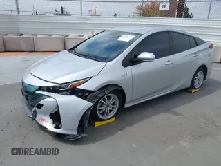 2017 Toyota Prius Plus z VIN JTDKARFPXH3053894, wystawiony jako IAAI lot #42208119 z przebiegiem 115 439 mil mil oraz . Historia ofert i sprzedaży dostępna na DreamBid. Obrazek 18.