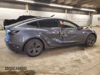 2022 Tesla Model 3 z VIN 5YJ3E1EAXNF313989, wystawiony jako Copart lot #88564835 z przebiegiem 35 407 mil mil oraz Szkoda całkowita • Salvage title. Historia ofert i sprzedaży dostępna na DreamBid. Obrazek 3.