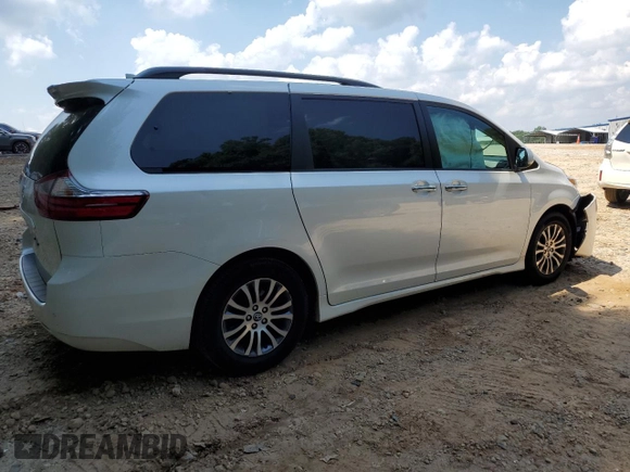 2018 Toyota Sienna XLE Auto Access Seat с VIN 5TDYZ3DC7JS905865, выставлен на аукционе Copart как лот 62263995 с пробегом Не указан миль и Списание • Salvage title. История ставок и продаж доступна на DreamBid. Изображение 3.