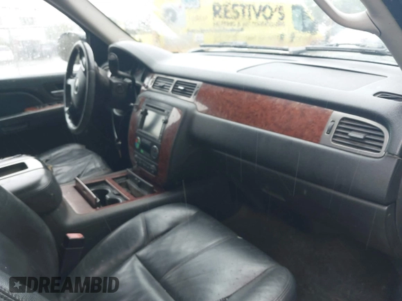 2008 Chevrolet Tahoe 3LT z VIN 1GNFK13088R157201, wystawiony jako IAAI lot #42328632 z przebiegiem 217 173 mil mil oraz . Historia ofert i sprzedaży dostępna na DreamBid. Obrazek 5.