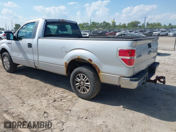 2013 Ford F-150 XL z VIN 1FTPF1CF9DKD22620, wystawiony jako IAAI lot #42660792 z przebiegiem 239 002 mil mil oraz . Historia ofert i sprzedaży dostępna na DreamBid. Obrazek 3.