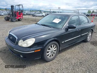 2004 Hyundai Sonata GLS with VIN KMHWF35H24A959811, listed as a IAAI auction lot 42145988 with 206,487 mi miles. Bid and sale history available at carsss.com. Image 2.