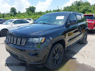 2021 Jeep Grand Cherokee Laredo X z VIN 1C4RJEAG8MC739568, wystawiony jako IAAI lot #42513930 z przebiegiem 80 814 mil mil oraz . Historia ofert i sprzedaży dostępna na DreamBid. Obrazek 17.