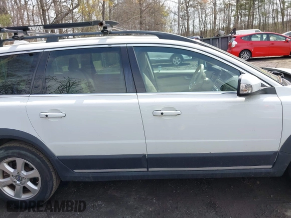 2012 Volvo XC70 3.2L with VIN YV4952BZ0C1133692, listed as a IAAI auction lot 42013093 with 153,678 mi miles and . Bid and sale history available at DreamBid. Image 13.