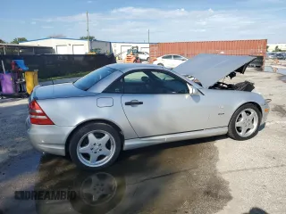 2000 Mercedes-Benz SLK-Class Kompressor with VIN WDBKK47F6YF164963, listed as a Copart auction lot 68790614 with 102,997 mi miles and Salvage Title. Bid and sale history available at carsss.com. Image 3.