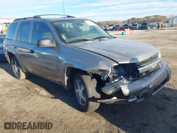 2006 Chevrolet TrailBlazer LS with VIN 1GNDT13S462249241, listed as a IAAI auction lot 41869456 with 228,053 mi miles. Bid and sale history available at carsss.com. Image 1.