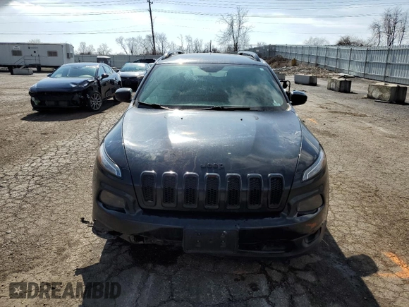 2016 Jeep Cherokee Altitude z VIN 1C4PJMCB2GW226239, wystawiony jako Copart lot #49148514 z przebiegiem 167 098 mil mil oraz Szkoda całkowita • Salvage title. Historia ofert i sprzedaży dostępna na DreamBid. Obrazek 5.