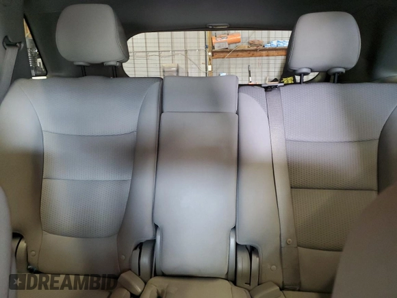 2011 Kia Sorento LX with VIN 5XYKTCA1XBG013781, listed as a Copart auction lot 52892295 with 124,726 mi miles and Salvage Title. Bid and sale history available at DreamBid. Image 10.