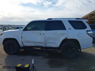 2022 Toyota 4Runner SR5 Premium with VIN JTENU5JR2N5990806, listed as a IAAI auction lot 41012517 with 67,029 mi miles. Bid and sale history available at carsss.com. Image 15.
