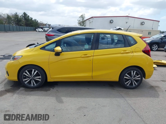 2018 Honda Fit EX-L with VIN 3HGGK5H95JM714215, listed as a IAAI auction lot 41939098 with 63,722 mi miles. Bid and sale history available at carsss.com. Image 15.