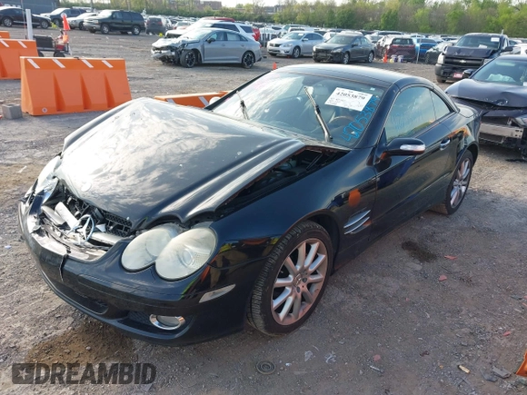 2007 Mercedes-Benz SL 550 с VIN WDBSK71F27F132696, выставлен на аукционе IAAI как лот 42053879 с пробегом 115 093 миль миль и . История ставок и продаж доступна на DreamBid. Изображение 2.